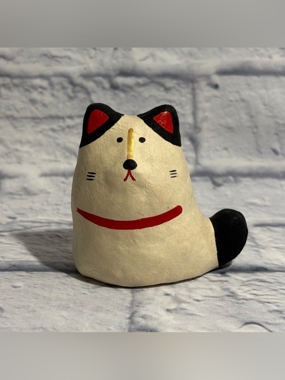 Vintage Japanese Hariko hand-painted cat figure